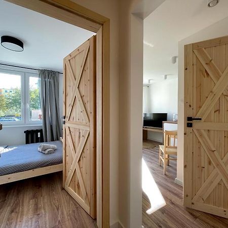 Niron Apartament Ludowa ปีวา ภายนอก รูปภาพ