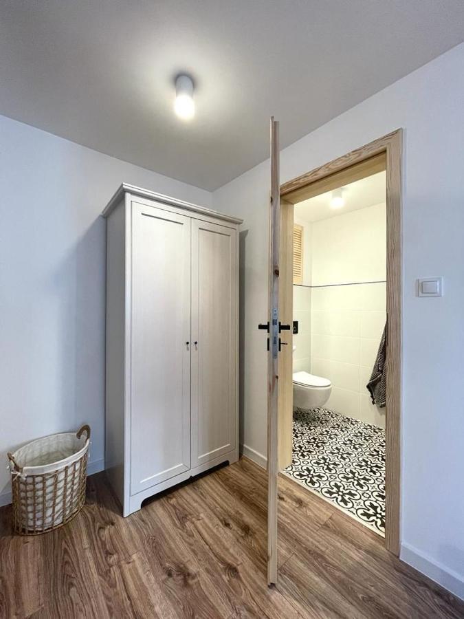 Niron Apartament Ludowa ปีวา ภายนอก รูปภาพ