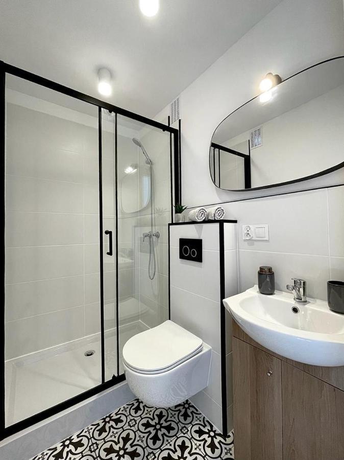 Niron Apartament Ludowa ปีวา ภายนอก รูปภาพ