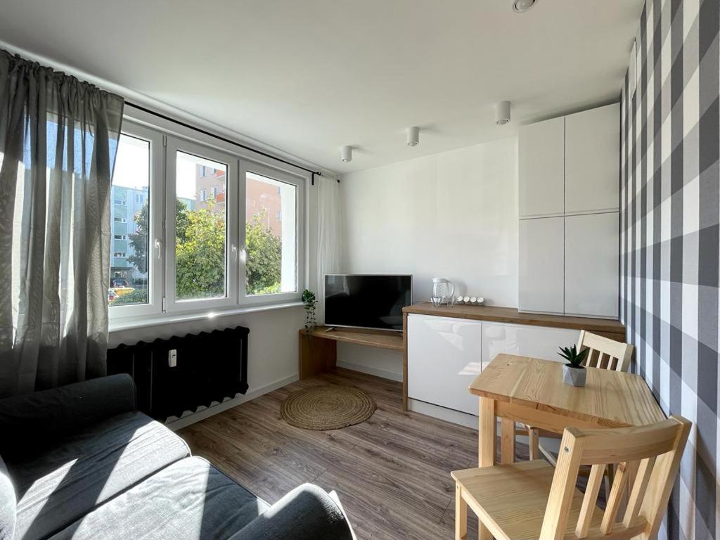 Niron Apartament Ludowa ปีวา ภายนอก รูปภาพ