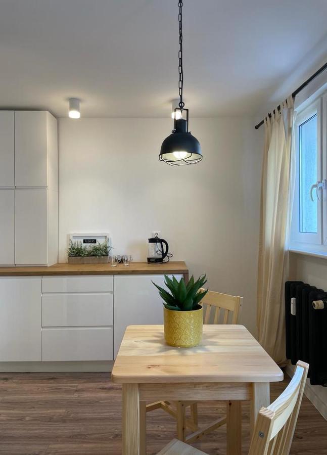 Niron Apartament Ludowa ปีวา ภายนอก รูปภาพ
