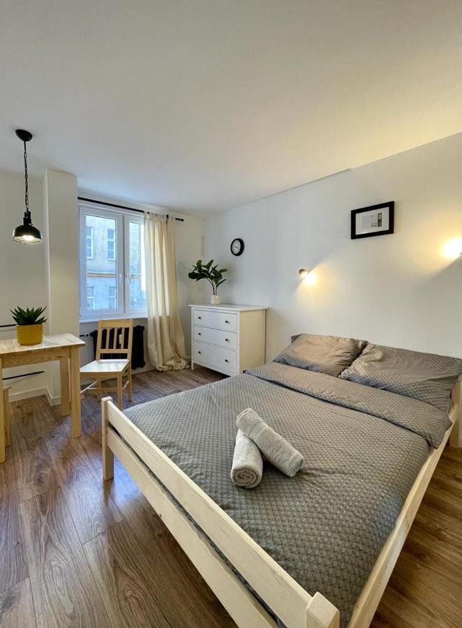 Niron Apartament Ludowa ปีวา ภายนอก รูปภาพ
